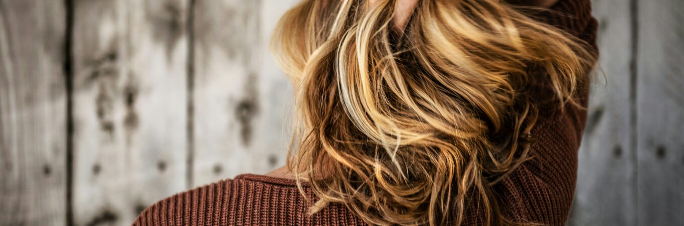 Dun, futloos kapsel? Met deze 4 tips creëer je volume in je haar