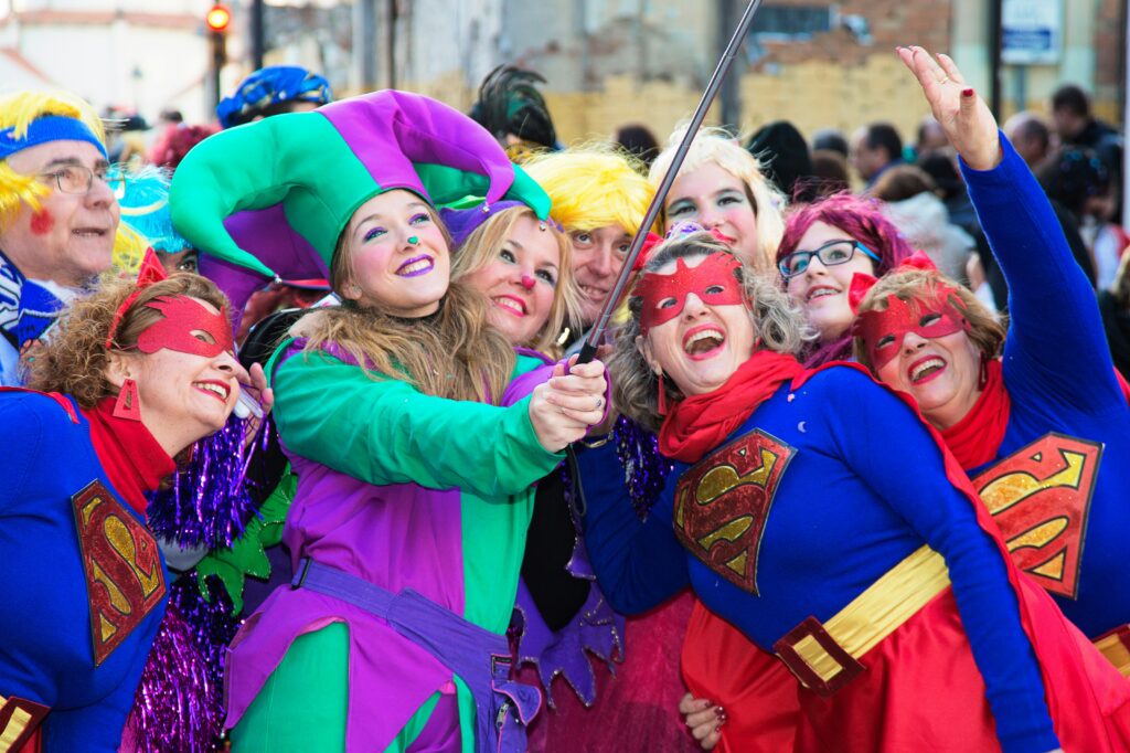 Jaarlijks Festival Van Middeleeuwse Culturen Van Europa De Optocht Van De Kolom in De